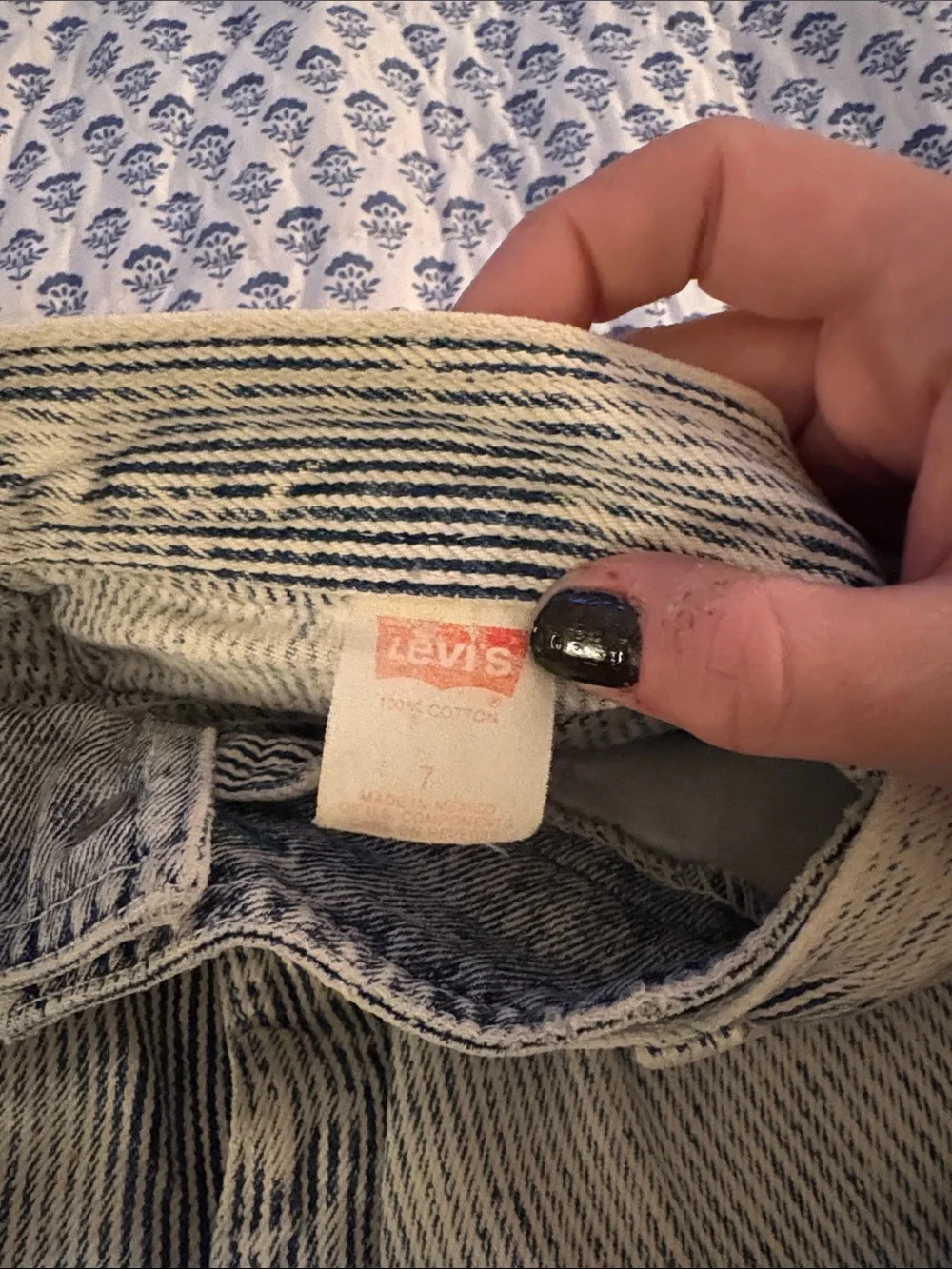 vintage Levi’s Light Blue Pinstripe Jeans - Picture 4 of 4